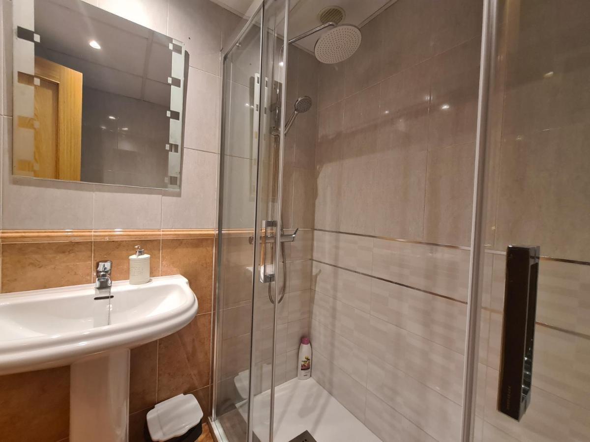 Apartamentos Dos Torres Vinyamar - Rincón del Tubo Saragoça Exterior foto